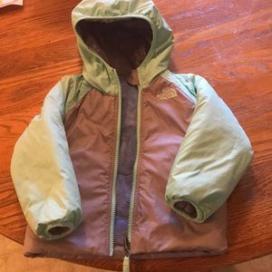 Gently used reversible North face heavy coat 2t.